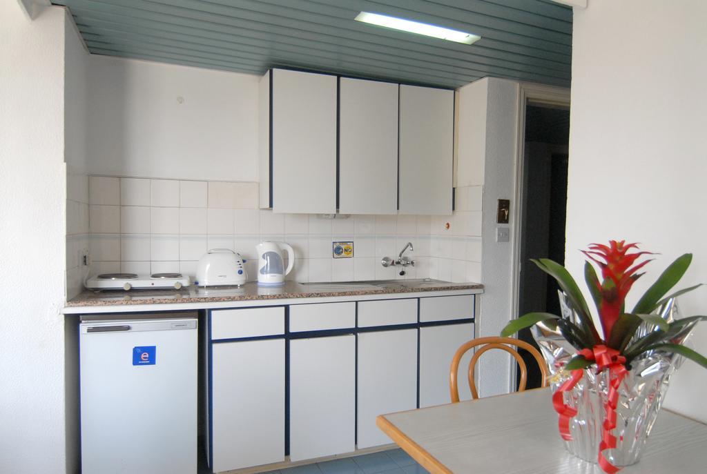Sunflower Hotel Apartments 라르나카 외부 사진