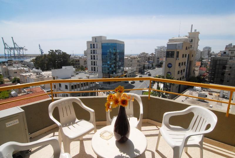 Sunflower Hotel Apartments 라르나카 외부 사진
