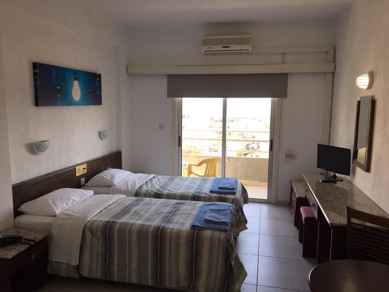 Sunflower Hotel Apartments 라르나카 외부 사진