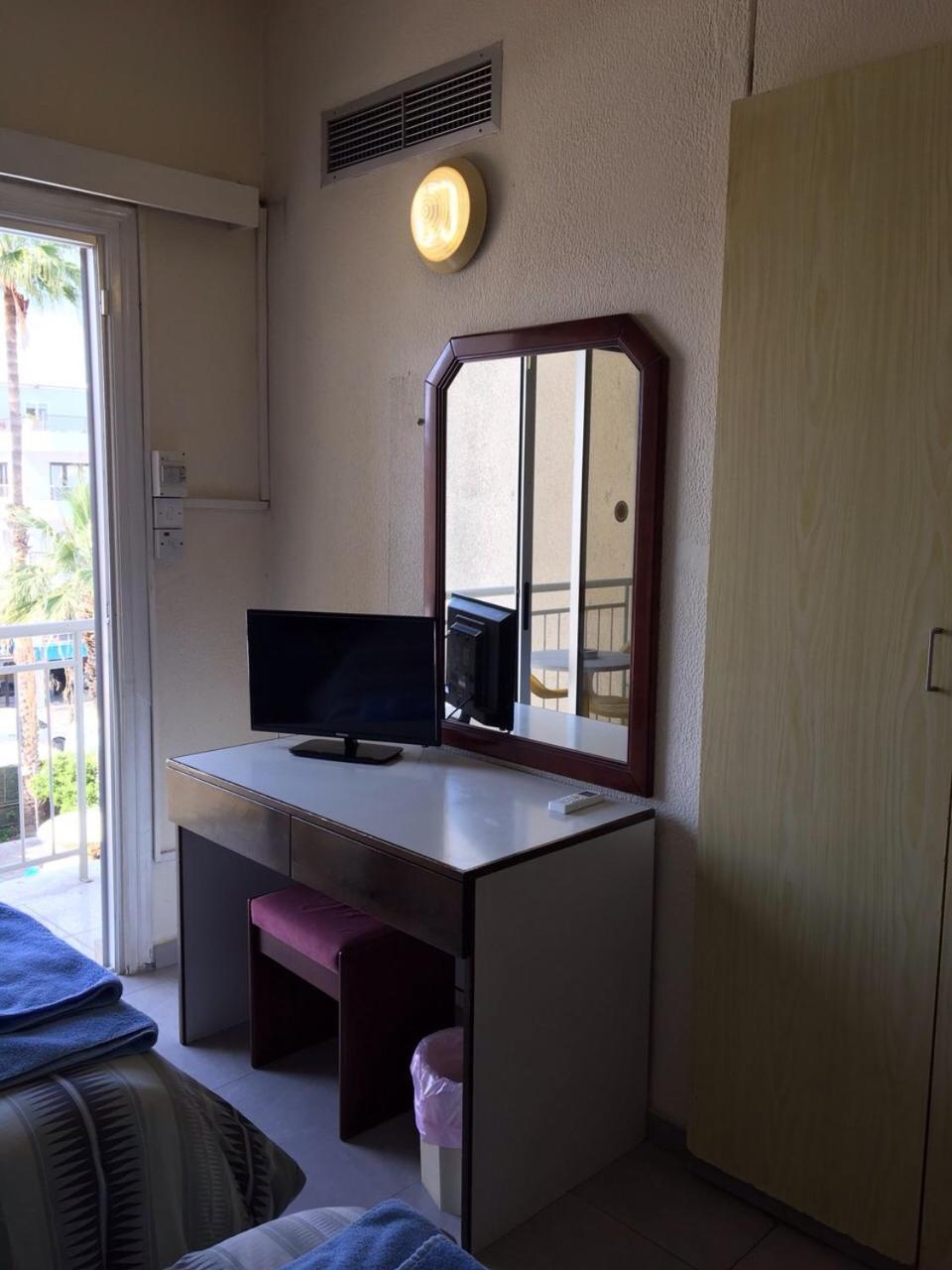 Sunflower Hotel Apartments 라르나카 외부 사진